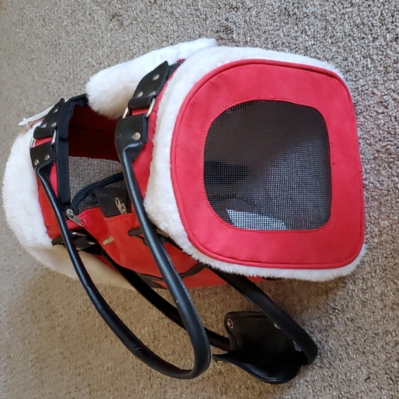 Brand new red and white cat or dog carrier - Picture 3 of 3